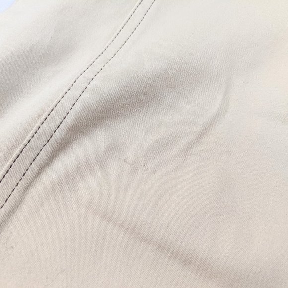 Cache Y2K Cream Oversize Button Adorned Capris - Picture 10 of 11